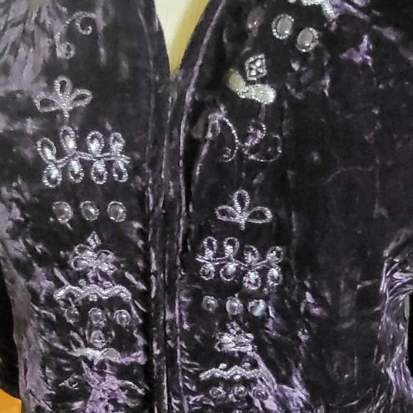 Exquisite Chico's Crush Velvet Jacket - Picture 3 of 6